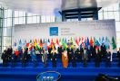 Berfoto dengan Pemimpin Negara Anggota G20, Jokowi Diapit Mario dan Sultan - JPNN.com