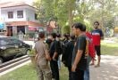 Kapolsek Membubarkan Acara di Gedung Serbaguna Satpol PP Tulungagung - JPNN.com