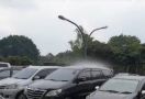 Viral Video Hujan yang Hanya Mengguyur Satu Mobil, Mbah Mijan Bilang Begini - JPNN.com