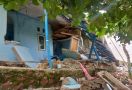 Rumah Milik Rohim Ambruk, Sejumlah Lainnya Terancam Menyusul, Sudah Retak-retak - JPNN.com