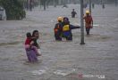 Jokowi Ungkap Penyebab Banjir di Sintang, Ternyata - JPNN.com