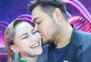Ivan Gunawan Setia Dampingi Ayu Ting Ting di Pernikahan Syifa, Ruben Onsu Berkomentar Begini - JPNN.com