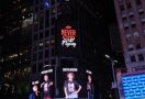 Wajah Hotman Paris dan Nikita Mirzani Terpampang di Times Square New York - JPNN.com