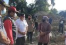 Bu Risma Tinjau Lokasi Longsor Deli Serdang, Minta Warga Direlokasi - JPNN.com