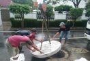 Antisipasi Banjir, Anak Buah Heru Budi Kerja Bakti di Sungai hingga Waduk - JPNN.com