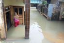 Ruang Kelas di SDN 7 Rancaekek Bandung Roboh Diterjang Banjir - JPNN.com