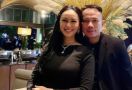 Dikabarkan Bercerai dari Kalina Ocktaranny, Vicky Prasetyo Jenguk Mama Een - JPNN.com