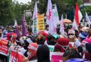 Buruh di Sumut Kembali Turun ke Jalan Minta Gubernur Revisi UMP 2022 - JPNN.com