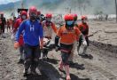 Human Initiative Bantu Warga Terdampak Erupsi Gunung Semeru - JPNN.com