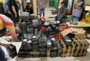 Bea Cukai Gagalkan Penyelundupan Ratusan Ribu Rokok Ilegal Berbagai Modus - JPNN.com