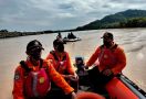 Perahu Naga Menabrak Tiang Jembatan, 2 Orang Tewas - JPNN.com