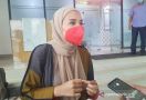 Soal Kasus Penggelapan, Zaskia Sungkar Diperiksa 5 Jam di Kejari Bogor - JPNN.com