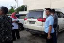 Kaca Mobil Pajero Sport Pecah, Uang Rp 240 Juta Raib Digondol Pelaku - JPNN.com