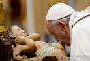 Pesan Natal untuk Dunia, Paus Fransiskus Sebut Orang-Orang Ini Penista Tuhan - JPNN.com