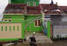 Di Cirebon, 46 Rumah Warga Rusak Diterjang Puting Beliung - JPNN.com