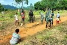 Keren, Aksi Prajurit TNI di Perbatasan RI-PNG Patut Dicontoh - JPNN.com