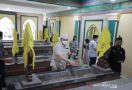 Irjen Iqbal Berziarah ke Makam Pendiri Kota Pekanbaru - JPNN.com