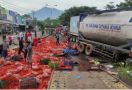 Truk Hantam Motor dan Mobil, Jalan Lingkar Salatiga Sontak Merah, Innalillahi - JPNN.com