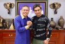 Zulkifli Hasan Perkenalkan Charly Van Houten Sebagai Kader PAN - JPNN.com