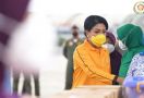 Dharma Pertiwi Bagikan Bantuan kepada Korban Erupsi Gunung Semeru - JPNN.com