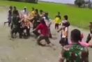 Video Viral TNI Bentrok dengan Warga di Sawah, Kapendam Bukit Barisan Beri Penjelasan Begini - JPNN.com