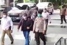 Lihat Nih, 4 Orang yang Diamankan Tiba di Gedung KPK - JPNN.com