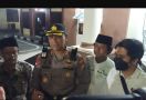 Warga Geruduk Polres Minta Habib YS Dibebaskan, Bambang Rukminto Berkata Begini - JPNN.com