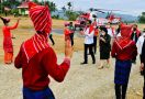 Momen Unik Saat Jokowi Berkunjung ke Karo - JPNN.com