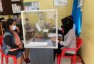 Mulanya Jual Buah, Ibu Rumah Tangga Sambi Dagang Ganja - JPNN.com