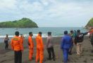 20 Orang Terseret Arus Pantai Payangan Jember, Ada yang Meninggal Dunia - JPNN.com