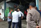Polisi Bongkar Penyalahgunaan Minyak Goreng Curah di Makassar - JPNN.com