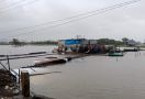 Puluhan Rumah di Maros Rusak Diterjang Angin Puting Beliung, BMKG Beri Peringatan - JPNN.com
