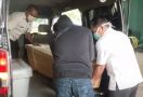 Mayat Pria yang Tewas dengan Tangan & Kaki Terikat Diautopsi di RS Bhayangkara, Hasilnya? - JPNN.com