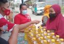 Viral, PSI Jual Minyak Goreng Murah di Bekasi, Dapat dari Mana? - JPNN.com