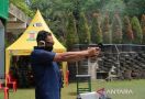 Danpaspampres Mayjen TNI Tri Budi Utomo Pegang Pistol, Membidik, Dor, Dor - JPNN.com
