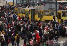 Terinspirasi Tangisan, Sopir Taksi London Lintasi Daratan Eropa demi Warga Ukraina - JPNN.com