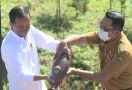 Pak Jokowi Sampai Tertawa, Kendi Air Keramat dari Ridwan Kamil Lama Terkuras di IKN - JPNN.com