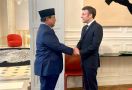 Prabowo Bertemu Presiden Macron di Elysee Palace, Ada Momen Rangkulan - JPNN.com