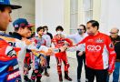 Pertemuan dengan Jokowi Begitu Lepas di Istana, Lihat Tuh Pembalap MotoGP Tak Pakai Masker - JPNN.com