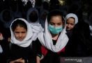 Taliban Larang Perempuan Sekolah, Bantuan Asing Langsung Kering - JPNN.com
