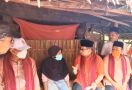 Habib Salim Beri Bantuan Bedah Rumah Tidak Layak Huni di Lombok Timur - JPNN.com