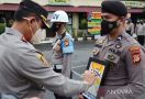 2 Oknum Polisi Ini Resmi Dipecat setelah Kombes Budhi Mencoret Foto Keduanya di Upacara PTDH - JPNN.com