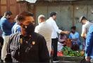 Presiden Jokowi ke NTT, Pagi-pagi ke Pasar, Silakan Cermati Apa yang Dibeli - JPNN.com
