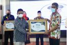 Ganjar Pranowo Raih Penghargaan dari PWI - JPNN.com