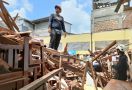 Miris, Sekolah di Bogor Ambruk Akibat Bangunan Lapuk - JPNN.com