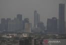 Potret Langit dan Udara Jakarta Berkabut Akibat Polusi - JPNN.com