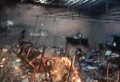 Kebakaran Kios di Pasar Kronjo Tangerang, Kerugian Capai Ratusan Juta Rupiah - JPNN.com