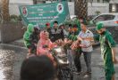 Harga Melambung Tinggi, PPP Jakarta Bagikan 1.000 Paket Makanan Setiap Hari - JPNN.com