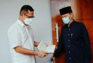 Bersama Buya Syafii Maarif, Eka Hospital Wakafkan Ribuan Al-Qur'an  - JPNN.com