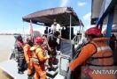 Basarnas Evakuasi 9 ABK KM Ratu Samudra Mulya yang Terbalik di Laut Jawa - JPNN.com